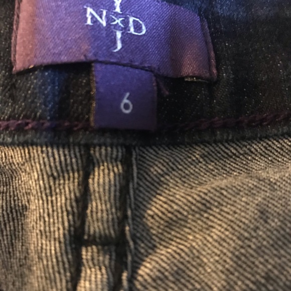 Very nice pair of women’s boot cut jeans. - Picture 7 of 9